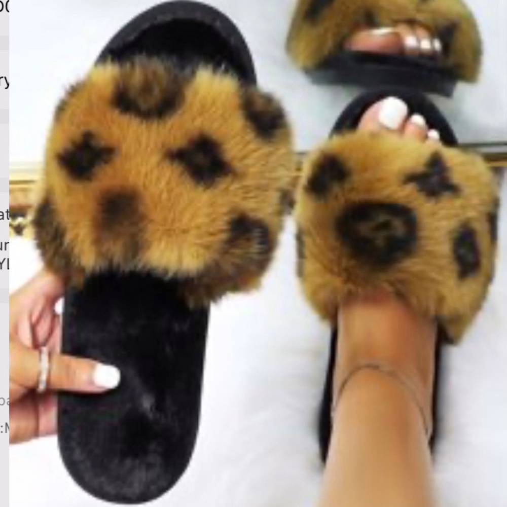Designer style logo cheetah print fur slides